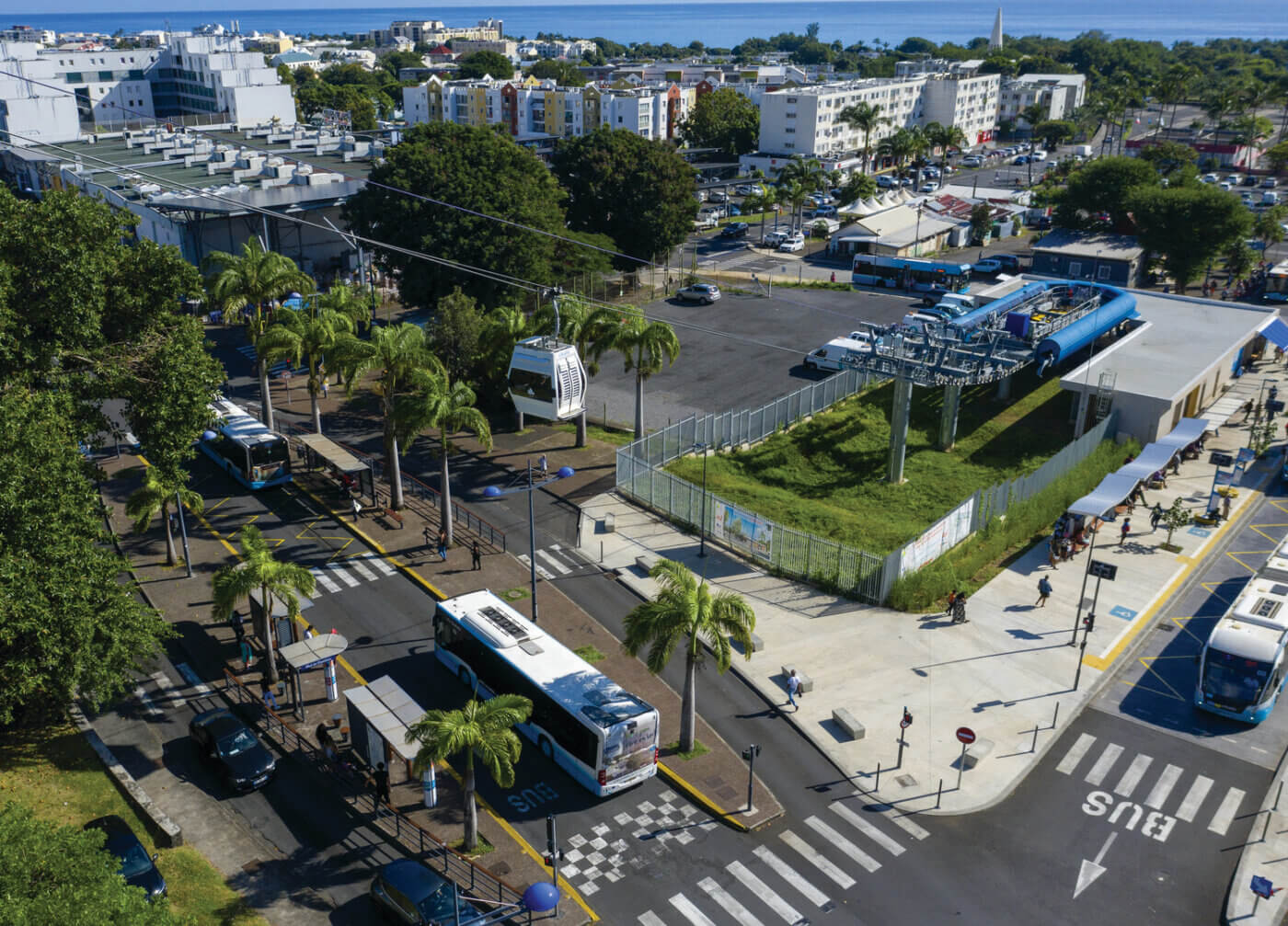 A la Réunion, la 1ère télécabine urbaine de l'Océan Indien POMA